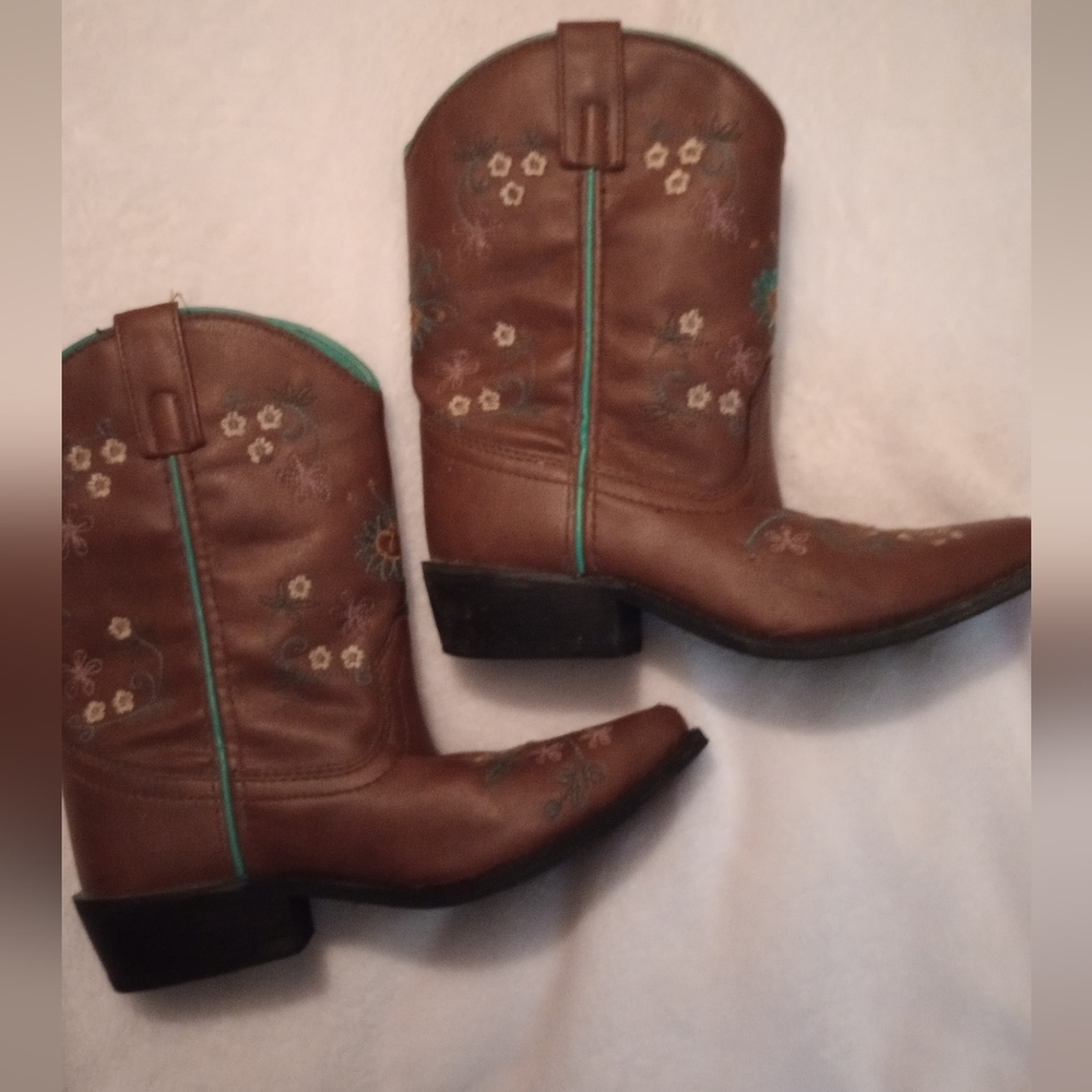 Shyanne girls floral embroidery western cowgirl boots size 2